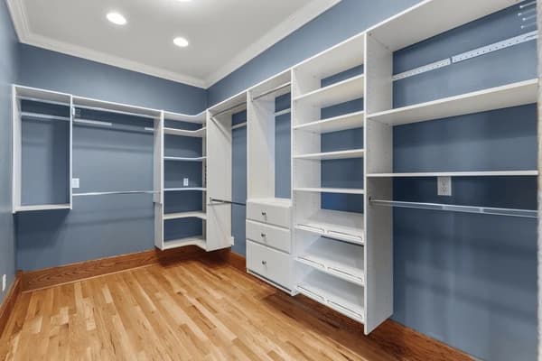 Grand Suite closet finish